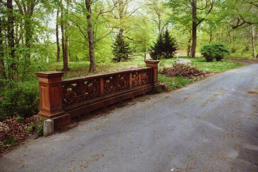 Eine Br�cke im Park